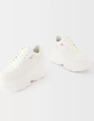 Adidași cu platformă XL