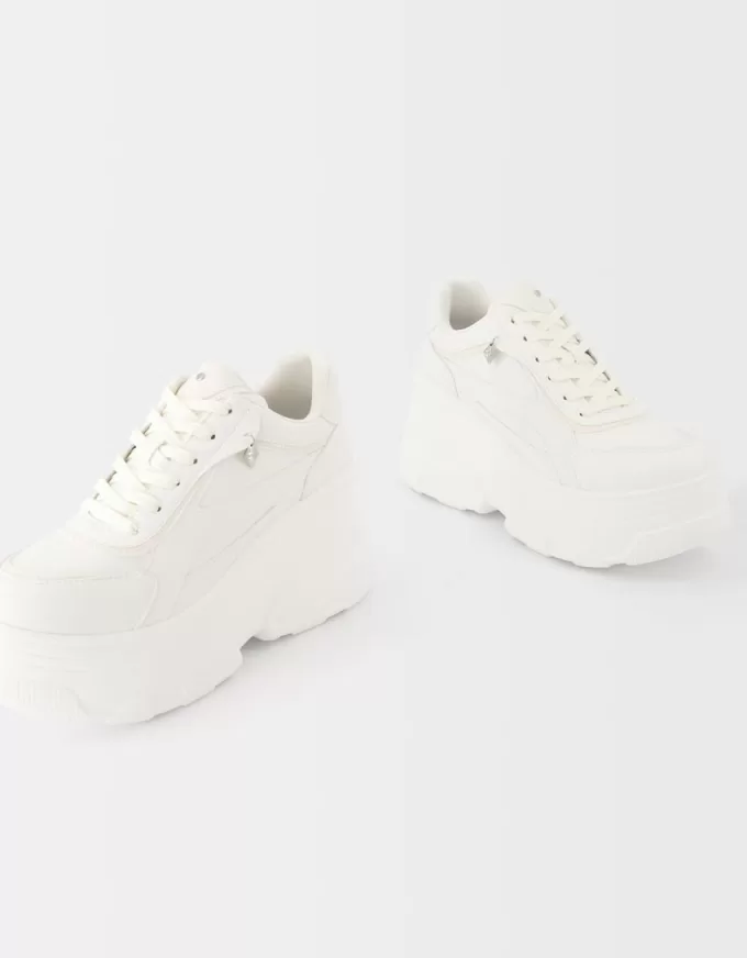 Adidași cu platformă XL