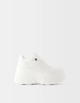 Adidași cu platformă XL