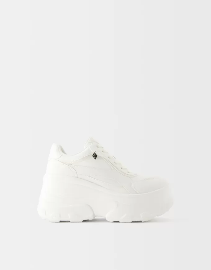 Adidași cu platformă XL