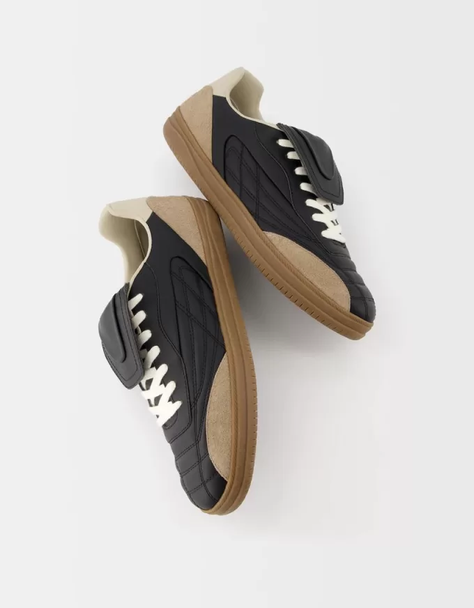 Adidași de fotbal retro cu limbă Adidași de fotbal retro cu limbă