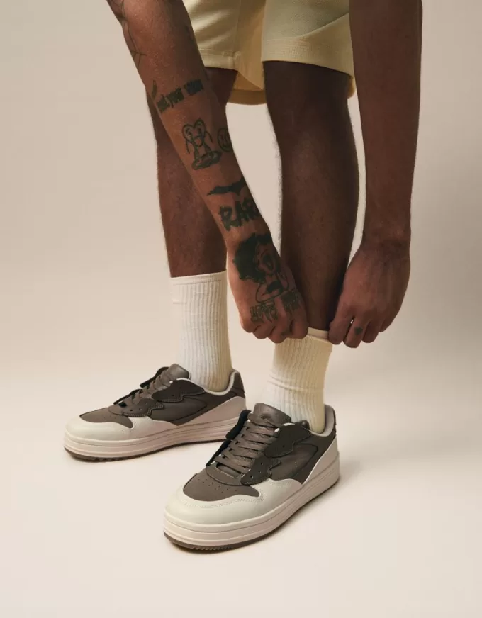 Adidași pentru bărbați din mai multe piese Adidași pentru bărbați din mai multe piese