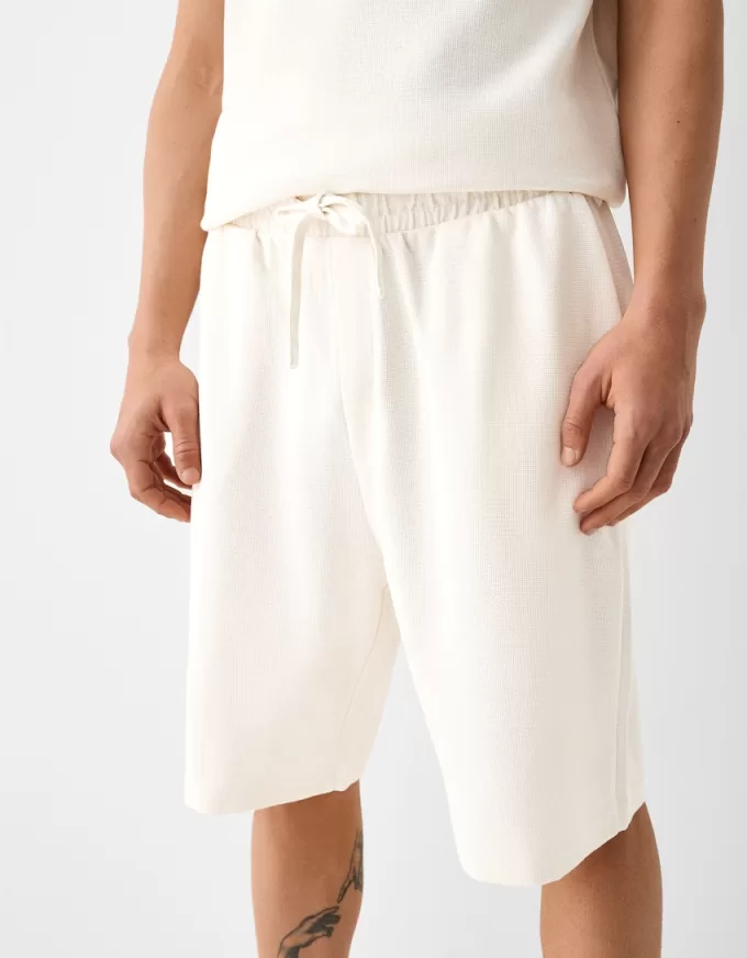 Bermude cu textura moale, relaxate Bermude cu textura moale, relaxate