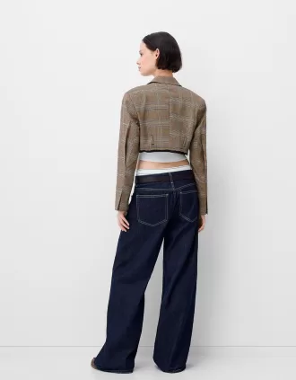 Blazer decupat cu tiv uzat