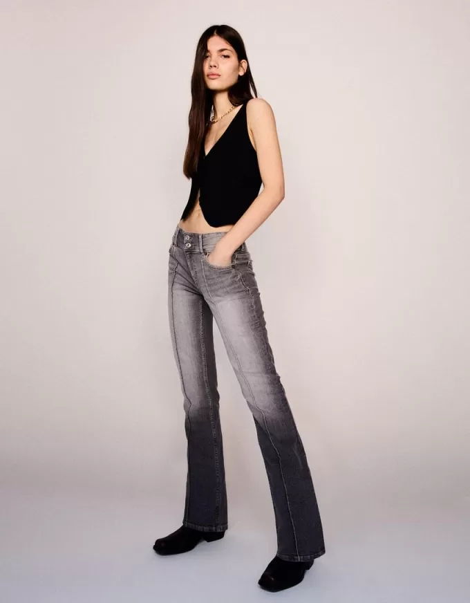 Blugi bootcut cu talie joasă Blugi bootcut cu talie joasă