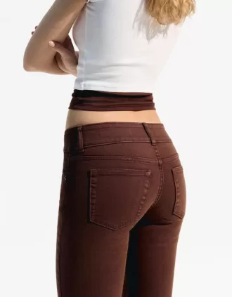 Blugi bootcut cu talie joasă