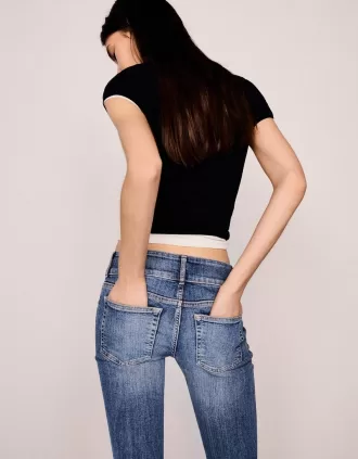Blugi bootcut cu talie joasă