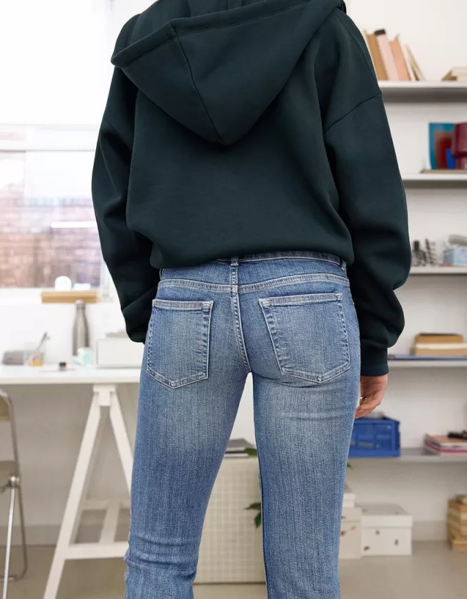 Blugi bootcut cu talie joasă Blugi bootcut cu talie joasă