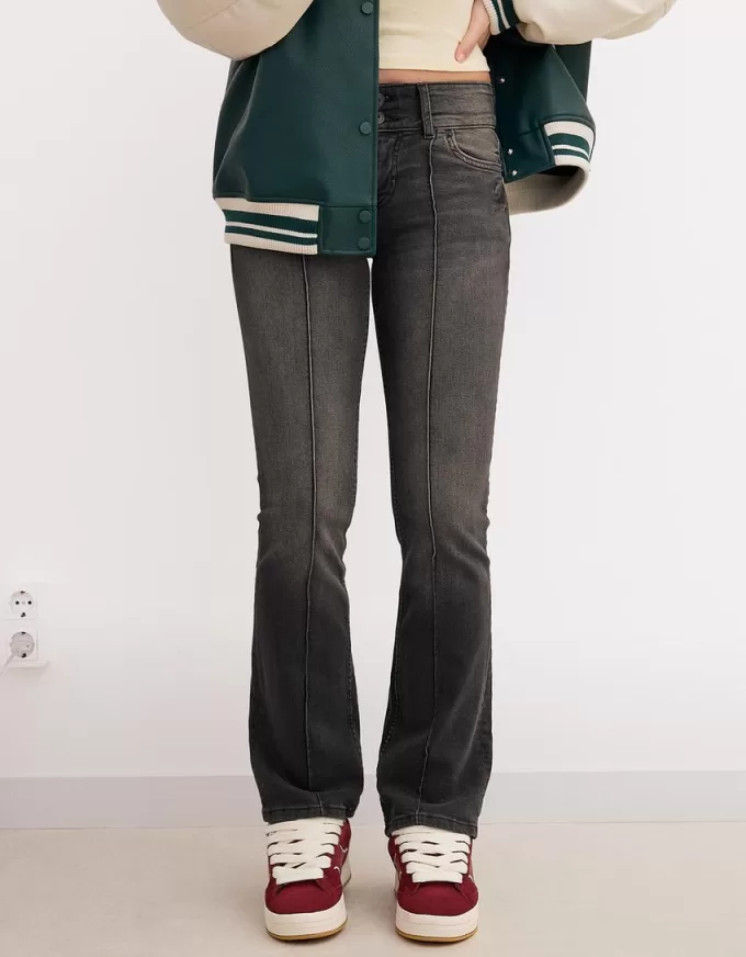 Blugi bootcut cu talie joasă Blugi bootcut cu talie joasă