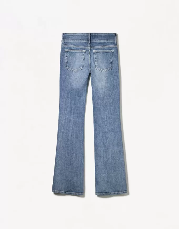Blugi bootcut cu talie joasă Blugi bootcut cu talie joasă