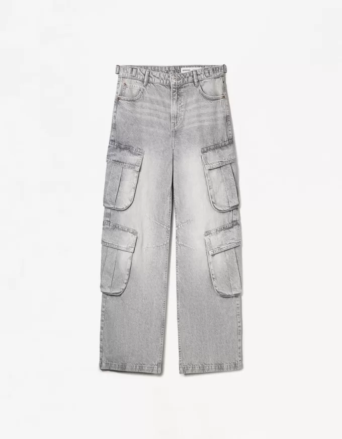 Blugi cargo cu buzunare multiple
