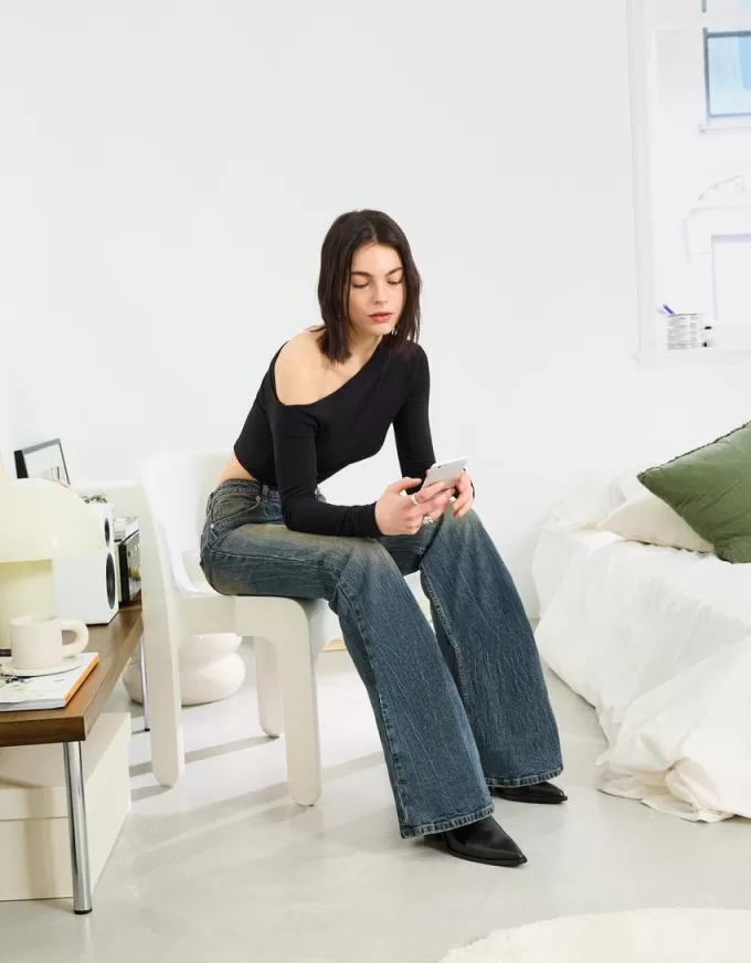 Blugi evazați confortabili