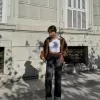 Blugi largi din anii ’90, cu tiv răsturnat Blugi largi din anii ’90, cu tiv răsturnat