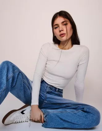 Blugi mom cu talie mare, cu talie relaxată