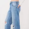 Blugi rupți cu picioare largi din anii ’90 Blugi rupți cu picioare largi din anii ’90