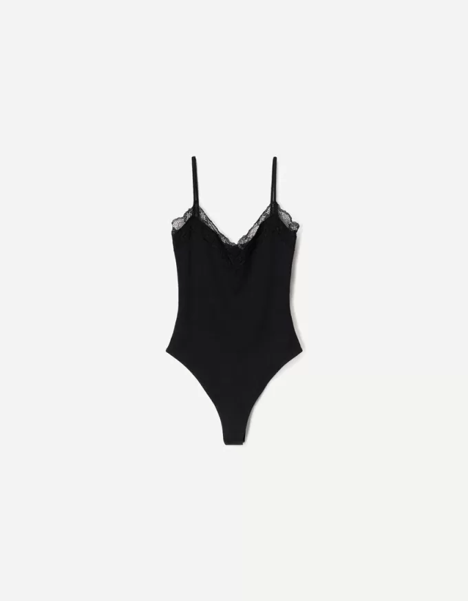 Body blond cu bretele din dantela Body blond cu bretele din dantela