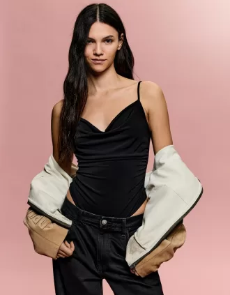 Body cu bretele drapat SERIA BERSHKA