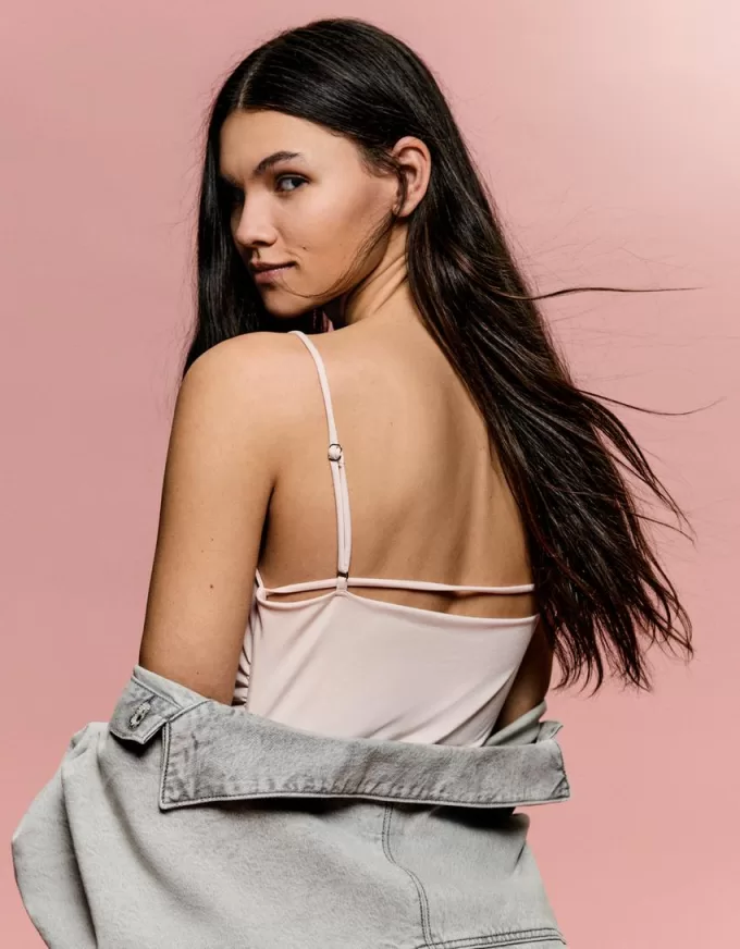 Body cu bretele drapat SERIA BERSHKA Body cu bretele drapat SERIA BERSHKA