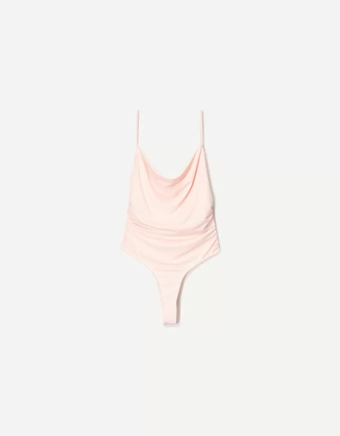 Body cu bretele drapat SERIA BERSHKA Body cu bretele drapat SERIA BERSHKA