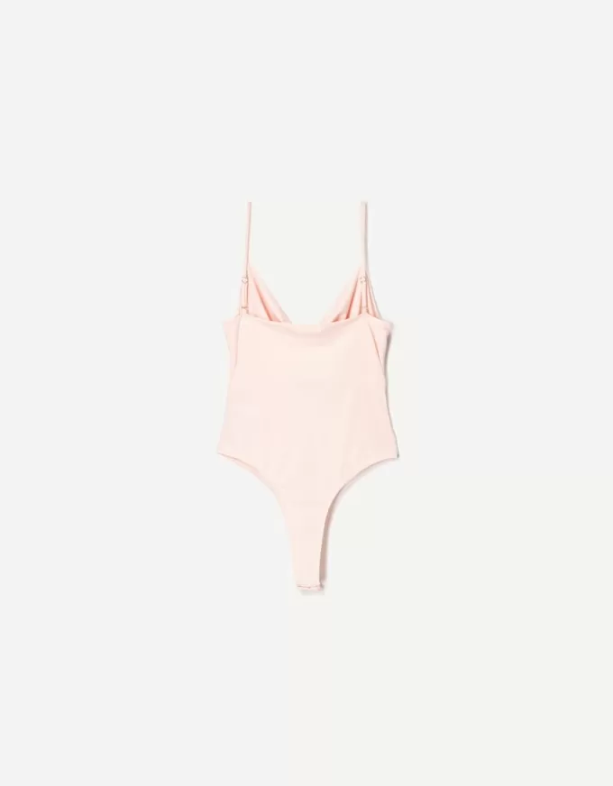 Body cu bretele drapat SERIA BERSHKA Body cu bretele drapat SERIA BERSHKA