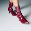 Botine artificiale cu toc de pisicuță Botine artificiale cu toc de pisicuță