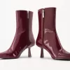 Botine artificiale cu toc de pisicuță Botine artificiale cu toc de pisicuță