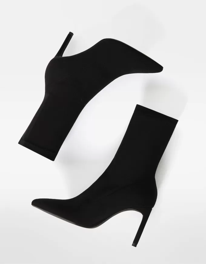 Botine croite cu toc înalt Botine croite cu toc înalt