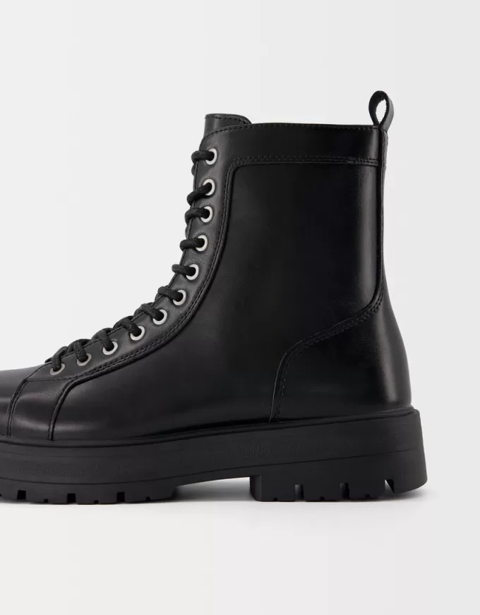 Botine cu șireturi cu talpă Botine cu șireturi cu talpă
