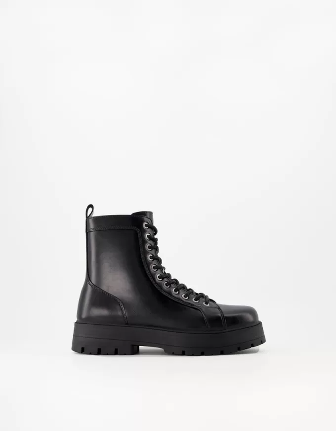 Botine cu șireturi cu talpă Botine cu șireturi cu talpă