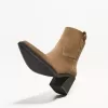 Botine de cowboy asimetrice cu toc înalt Botine de cowboy asimetrice cu toc înalt