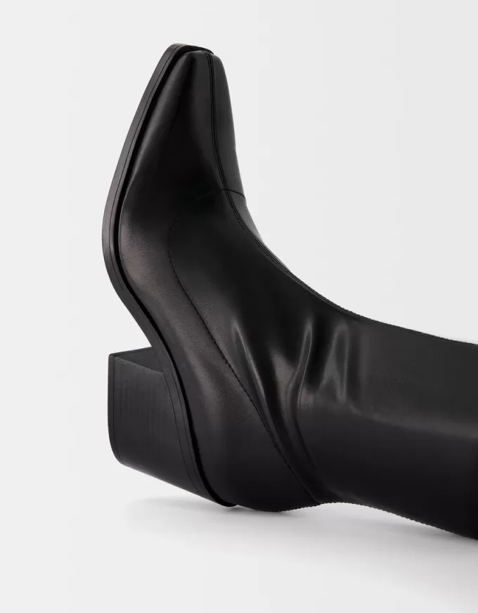 Botine de cowboy cu toc înalt, potrivite Botine de cowboy cu toc înalt, potrivite