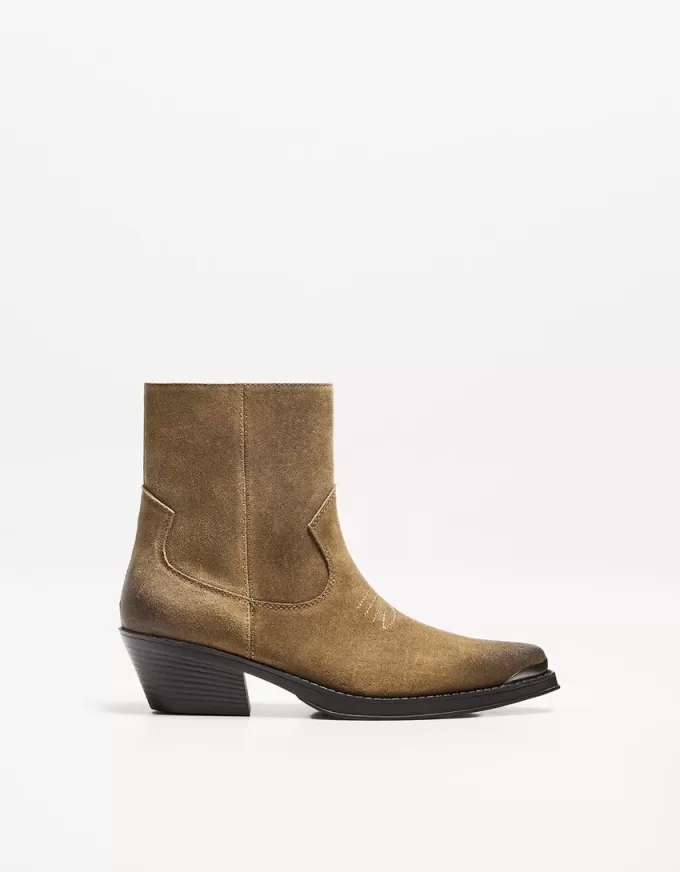Botine de cowboy cu vârf metalic Botine de cowboy cu vârf metalic
