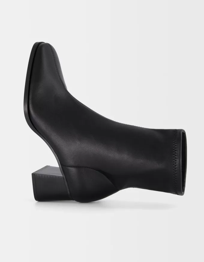 Botine montate cu toc bloc Botine montate cu toc bloc