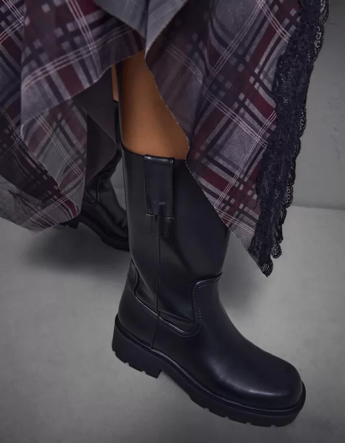 Botine plate cu talpă de șenilă la jumătatea gambei Botine plate cu talpă de șenilă la jumătatea gambei