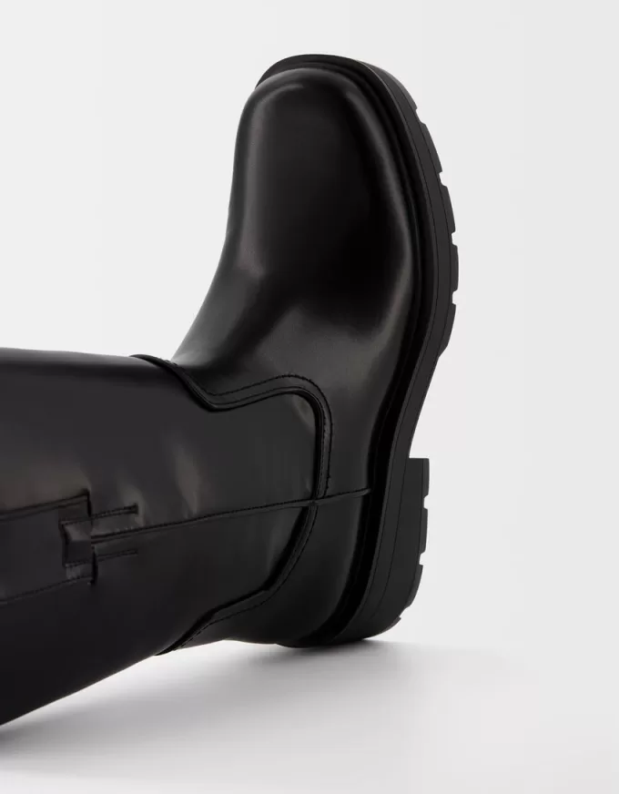 Botine plate cu talpă de șenilă la jumătatea gambei Botine plate cu talpă de șenilă la jumătatea gambei