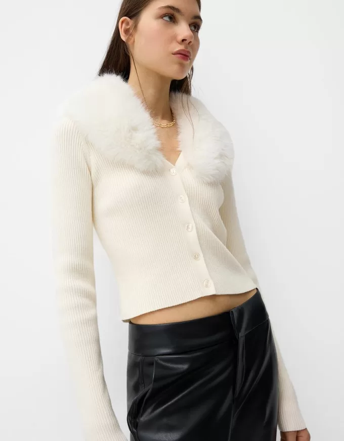 Cardigan cu decolteu în V cu blană artificială Cardigan cu decolteu în V cu blană artificială