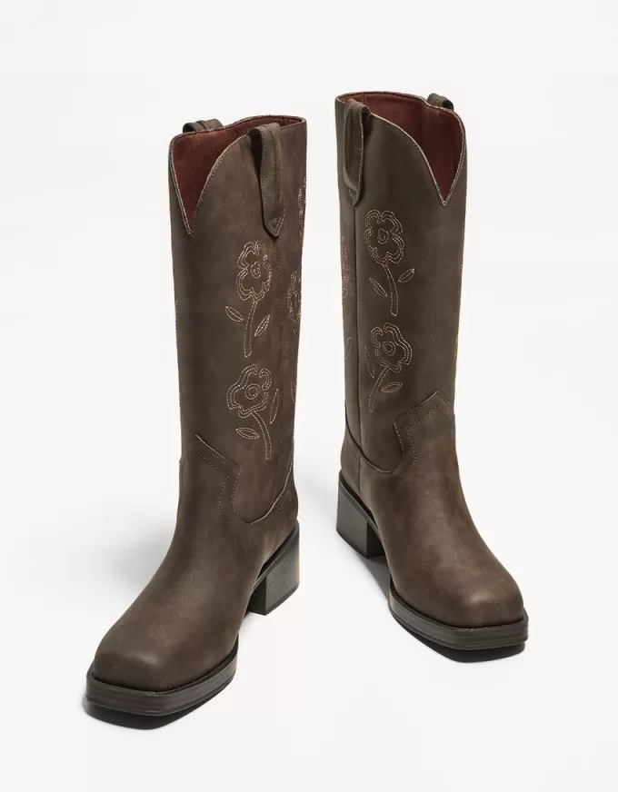 Cizme de cowboy plate brodate Cizme de cowboy plate brodate