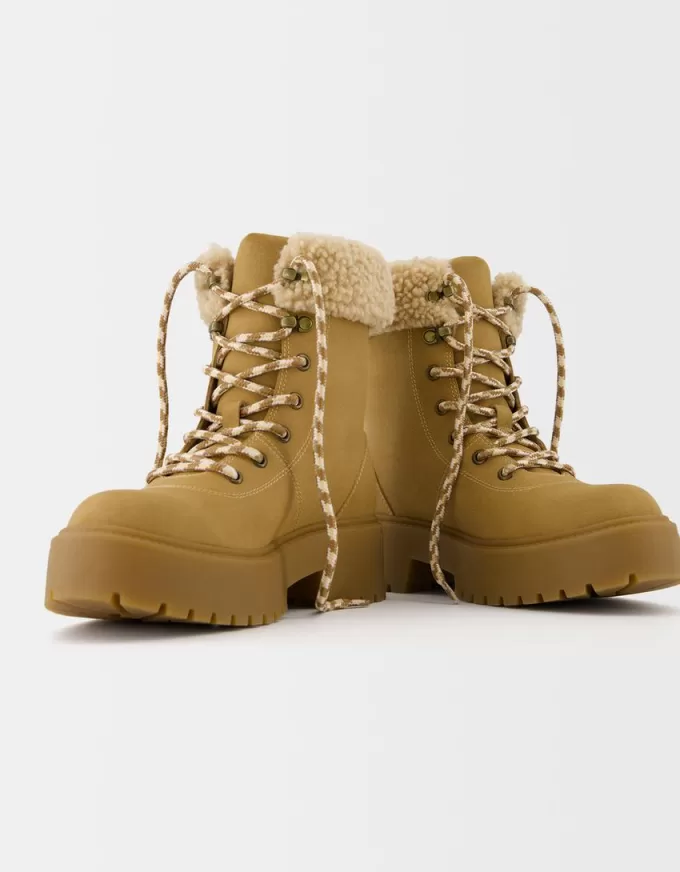 Cizme de munte din faux shearling Cizme de munte din faux shearling