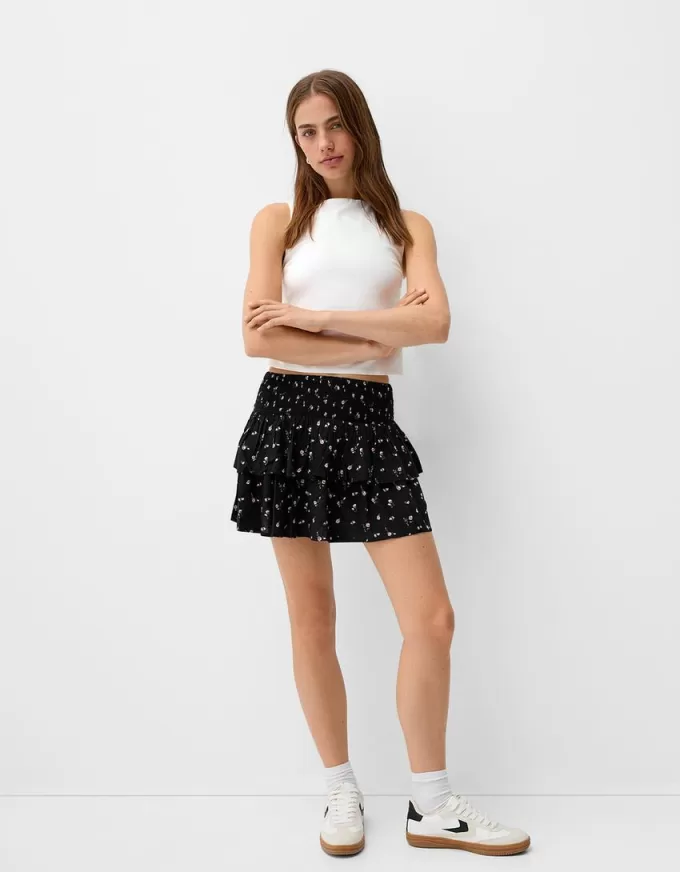 Fusta mini cu volane cu talie elastica Fusta mini cu volane cu talie elastica