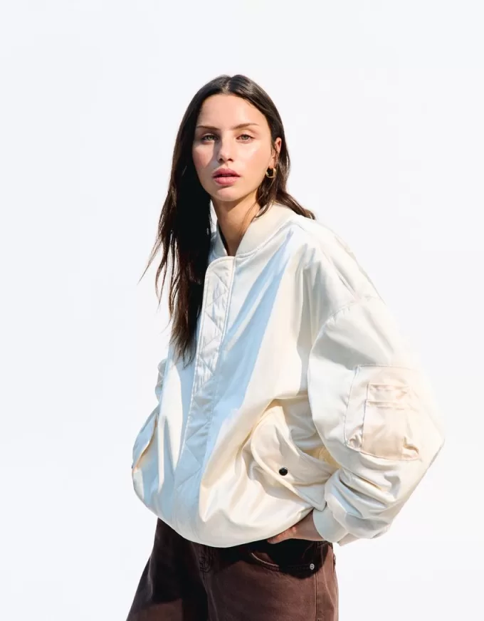 Geacă bomber oversize SERIA BERSHKA Geacă bomber oversize SERIA BERSHKA