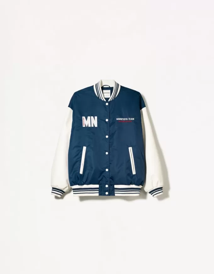 Geaca de varsity cu maneci contrastante Geaca de varsity cu maneci contrastante