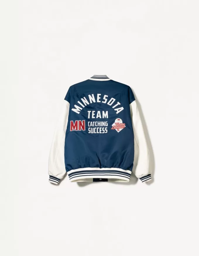 Geaca de varsity cu maneci contrastante Geaca de varsity cu maneci contrastante