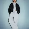 Hanorac material pantaloni butoi Hanorac material pantaloni butoi