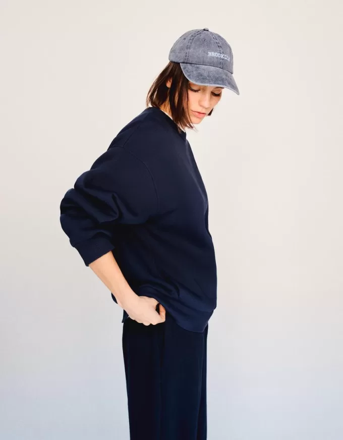 Hanorac oversize cu buzunare laterale Hanorac oversize cu buzunare laterale