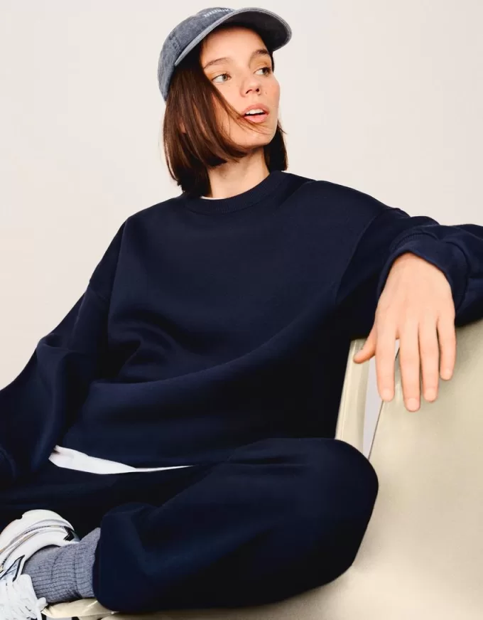 Hanorac oversize cu buzunare laterale Hanorac oversize cu buzunare laterale