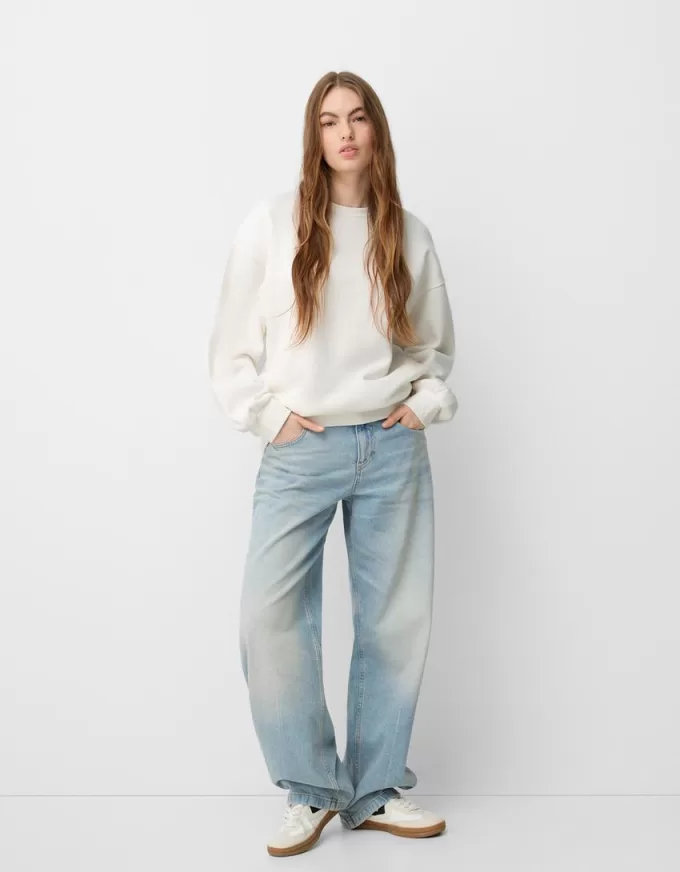 Hanorac oversize cu buzunare laterale Hanorac oversize cu buzunare laterale