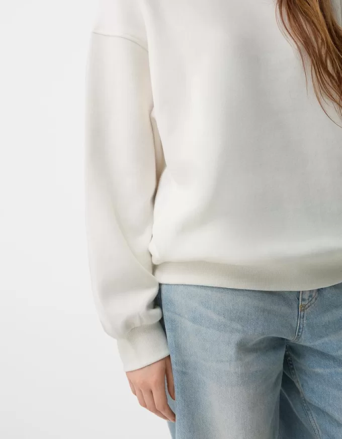 Hanorac oversize cu buzunare laterale Hanorac oversize cu buzunare laterale