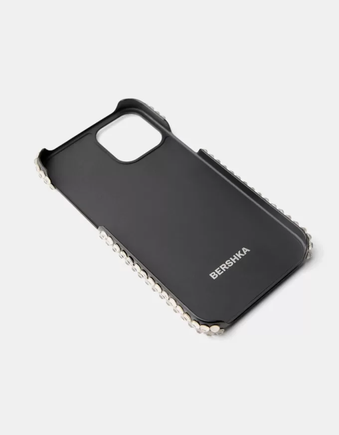 Husa iPhone impodobita cu strasuri
