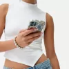 Husa metalica pentru telefon mobil cu bratara Husa metalica pentru telefon mobil cu bratara