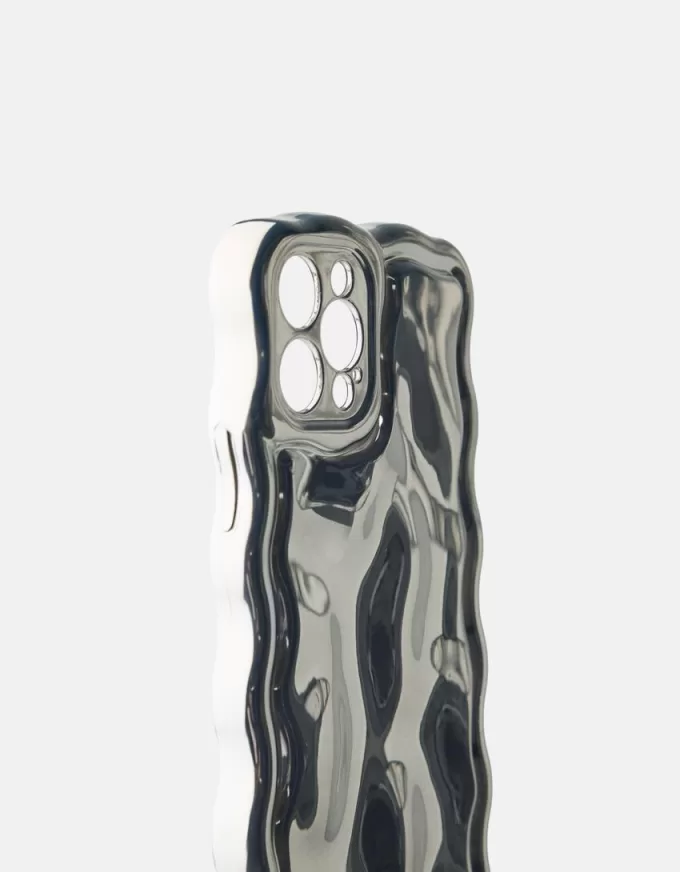 Husa metalica pentru telefon mobil cu bratara Husa metalica pentru telefon mobil cu bratara